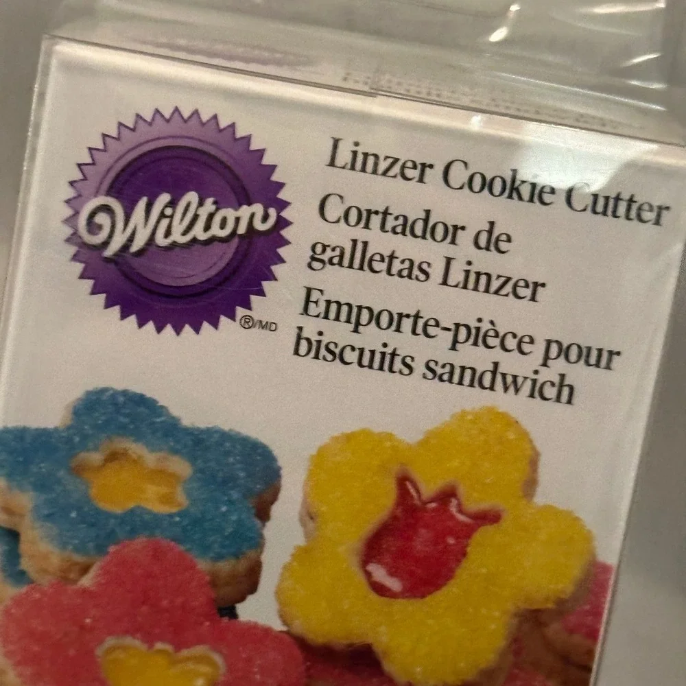 Wilton Cookie Cutter Set Multicolor New Butterfly Flower Linzer Sandwich 4pc